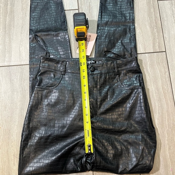 Missguided Black New With Tags Croc Faux Leather High Waisted Pants Size 8 - Picture 3 of 9